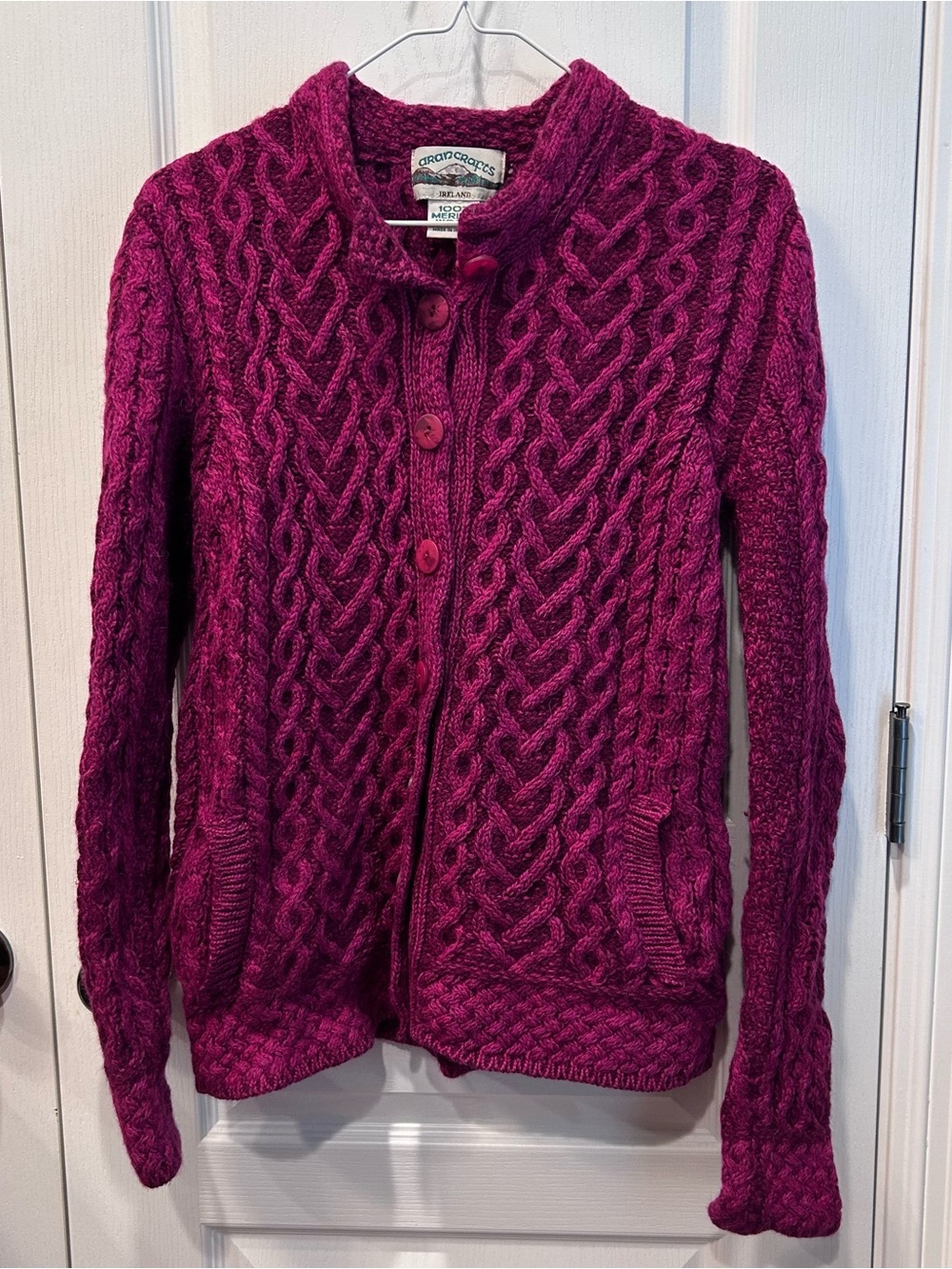 Aran Crafts Ireland Women's Magenta 100% Merino Wool Button Up Cardigan Size SM